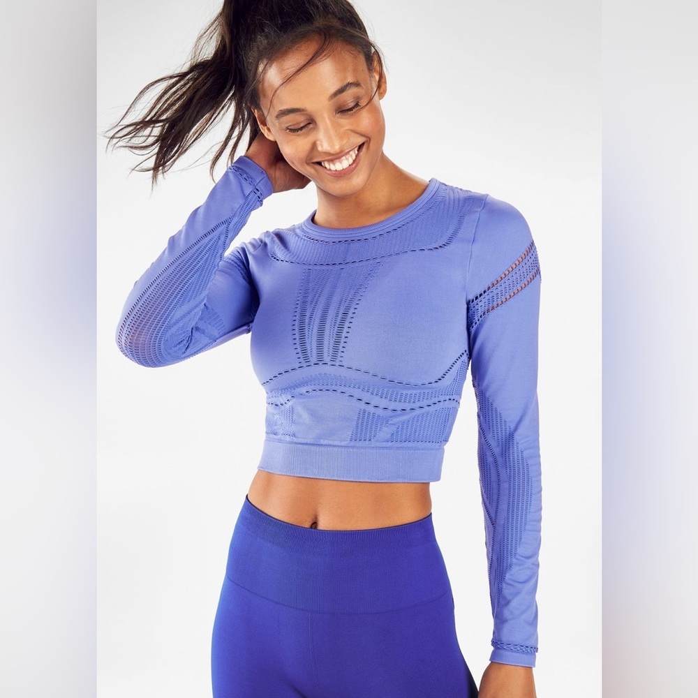 Fabletics Jaymee Mesh Long Sleeve Crop Top “Haze Gray” Blue Seamless Size Medium